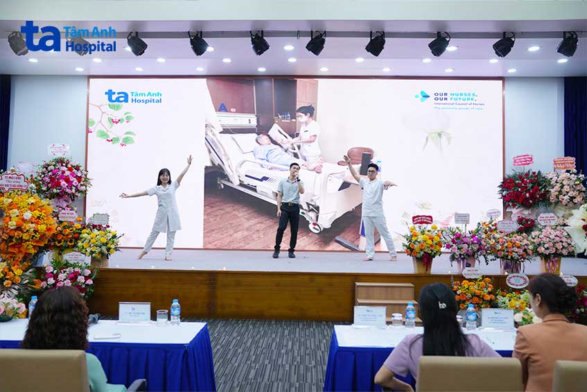 Tiết mục văn nghệ trong chương trình