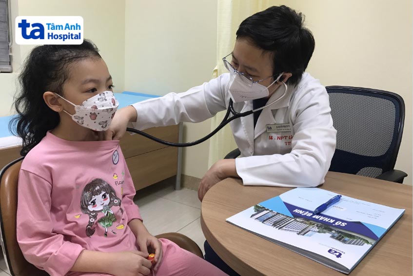 Trẻ khám kiểm tra sức khỏe tim mạch tại Trung tâm Tim mạch, Bệnh viện Đa khoa Tâm Anh