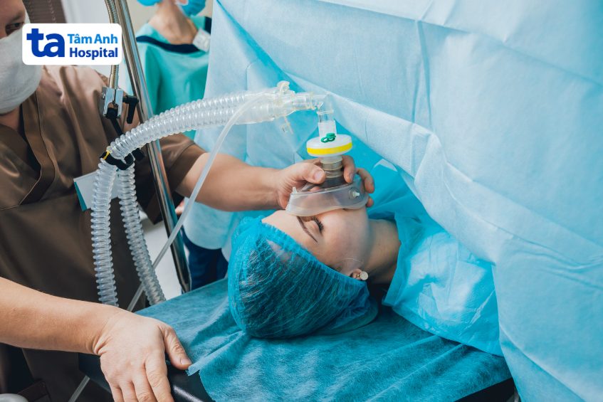 Bệnh nhân bị suy hô hấp phải thở bằng máy thở