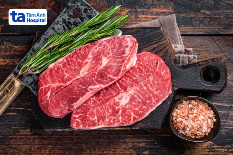 Người gãy xương nên ăn thịt bò vì chứa nhiều sắt