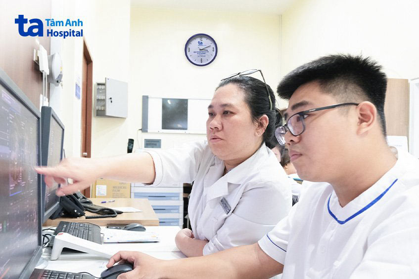 bs châu giáp sát chụp mri