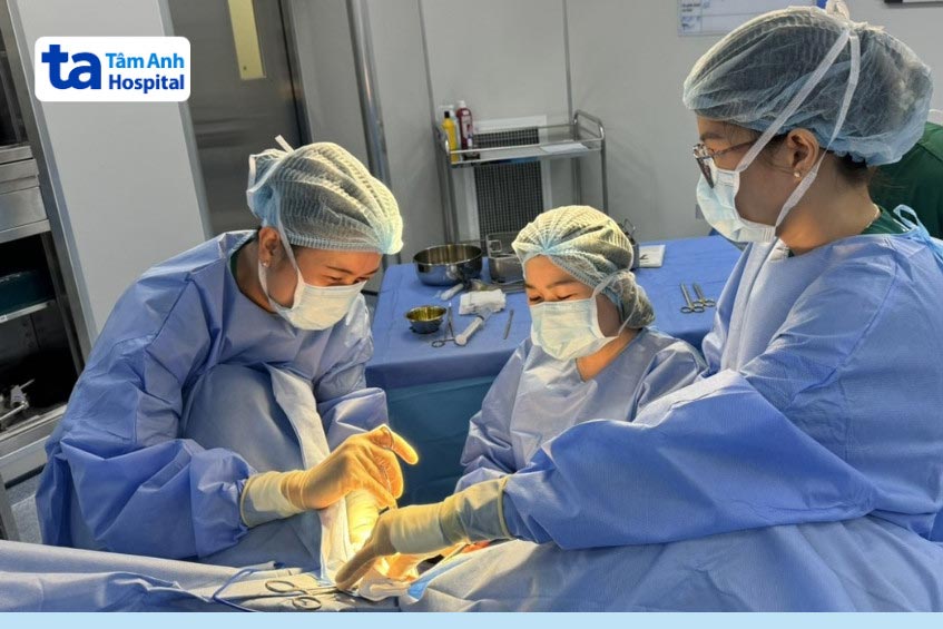 bs tâm phẫu thuật bóc nang