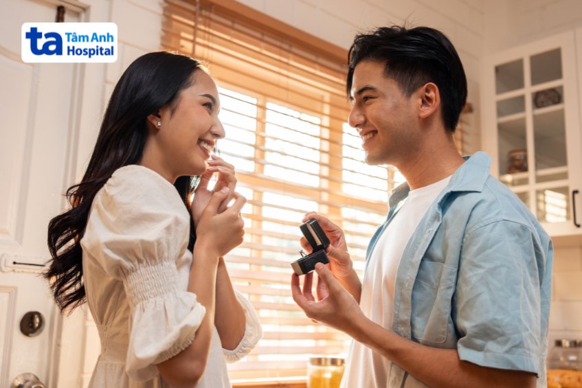 các cặp đôi sắp kết hôn nên đăng ký khám sức khỏe tiền hôn nhân