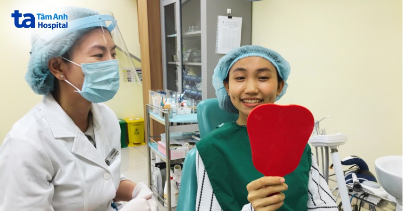 Khám bác sĩ khi có dấu hiệu bất thường sau nhổ răng