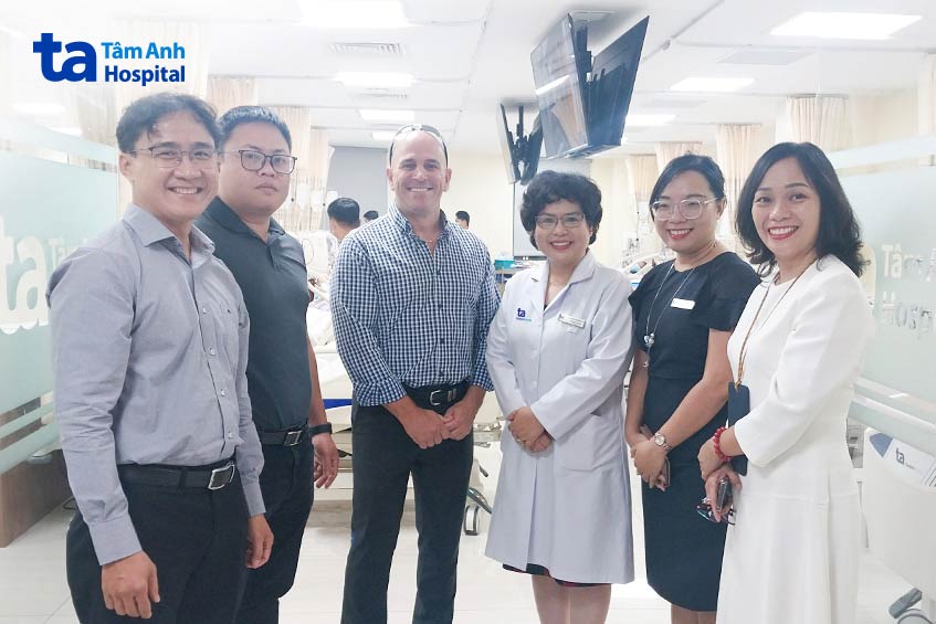 Đại diện Medical care tại đơn vị thận nhân tạo