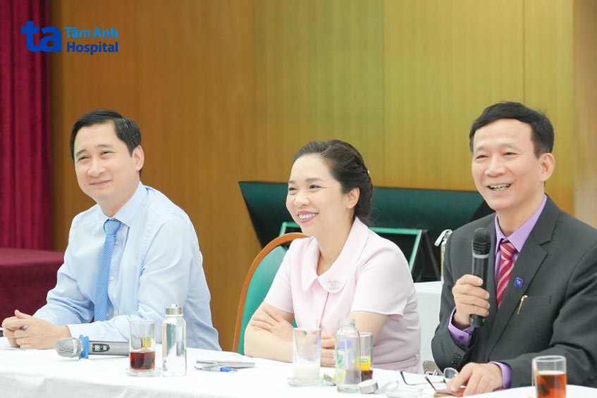 đại diện bvdk tâm anh tại buổi ký kết