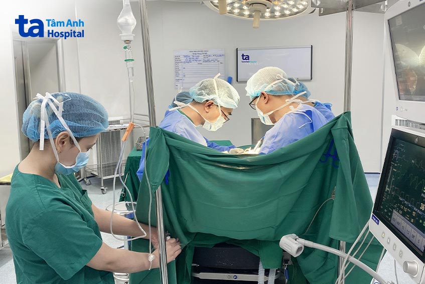 ê kíp mổ khoa đầu mặt cổ