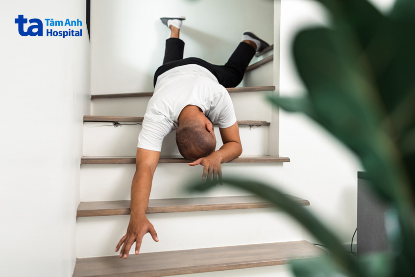 lạm dụng rượu bị máu tụ dưới màng cứng mãn tính