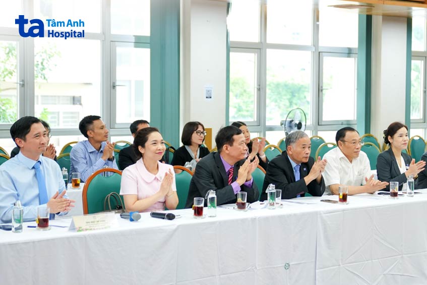 lãnh đạo khoa phòng trung tâm bvđk tâm anh