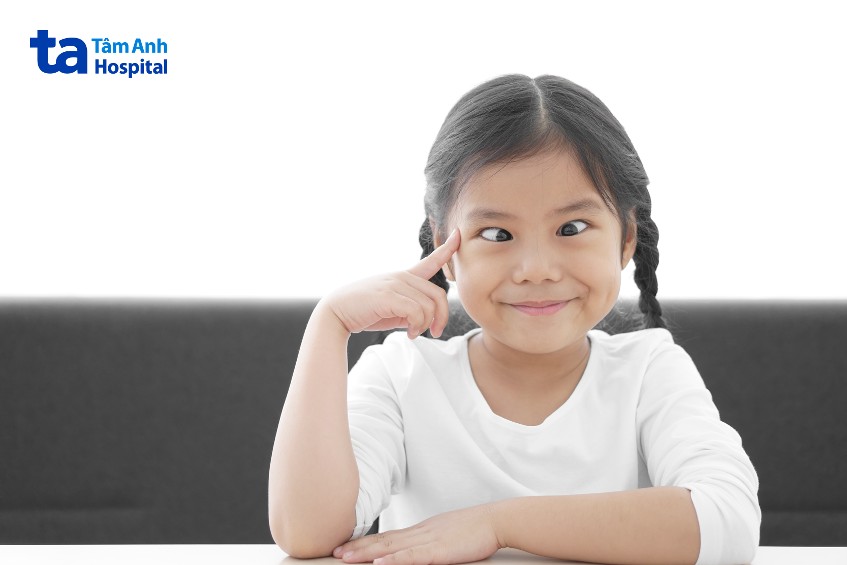 mổ mắt lác là phẫu thuật áp dụng cho cả trẻ em và người lớn