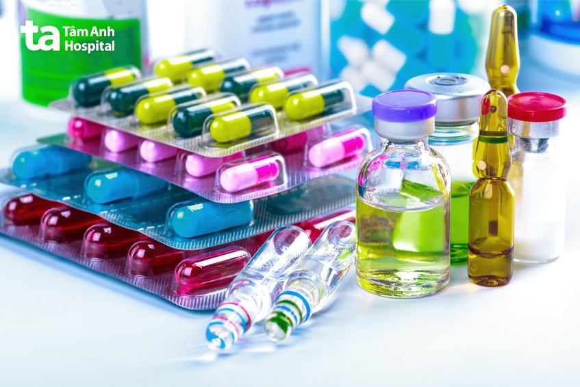 người bệnh viêm phổi mãn tính dùng thuốc để chữa trị