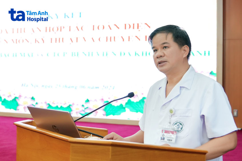 pgs đào xuân cơ bv bạch mai tại lễ ký kết