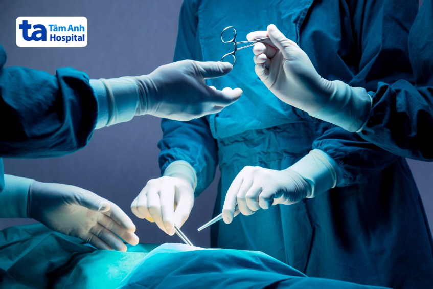 phẫu thuật điều trị khối u não ác tính