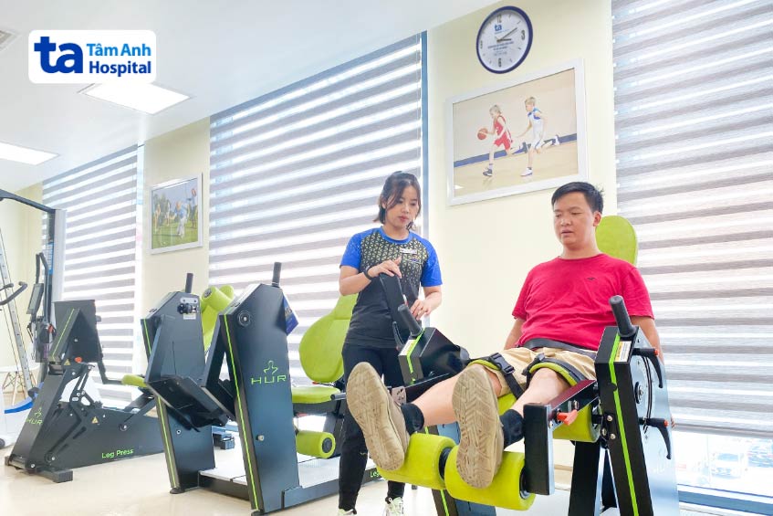 tập vật lý trị liệu sau thay khớp gối