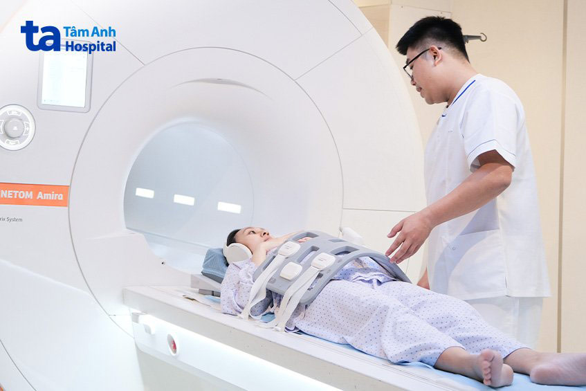 thai phụ chụp mri