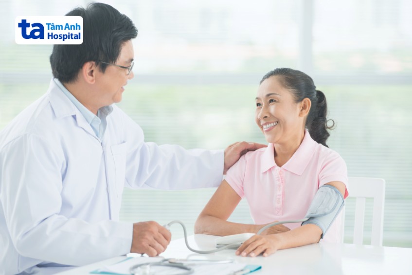 thăm khám sức khỏe định kỳ giúp tầm soát các nguyên nhân gây suy nhược cơ thể