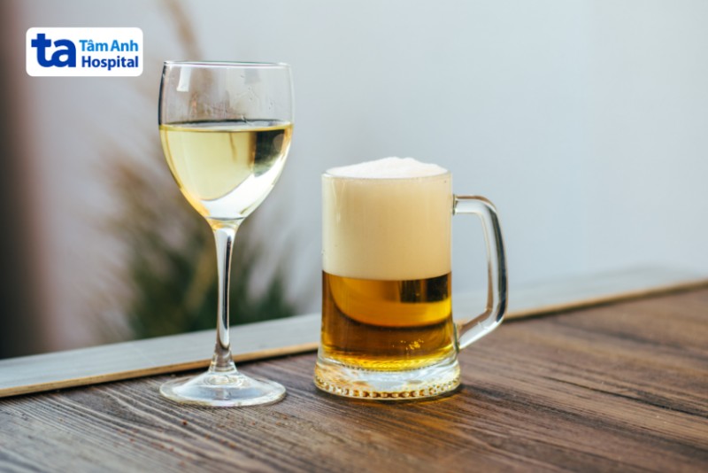 chế độ ăn cho người gãy xương hạn chế rượu bia