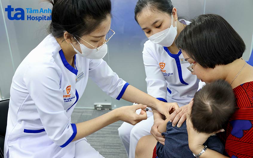 Tiêm phòng cúm B để bảo vệ sức khoẻ của trẻ