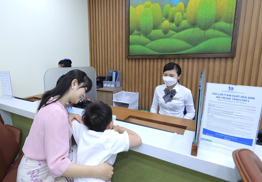 trẻ khám suy giảm miễn dịch