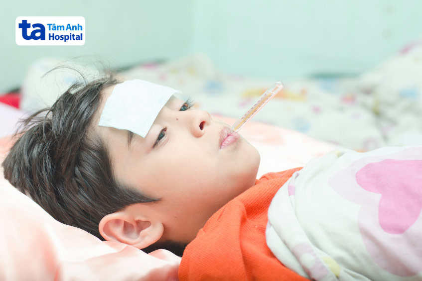Trẻ sốt cao co giật cần điều trị kịp thời