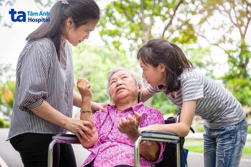 triệu chứng bệnh u mạch máu não