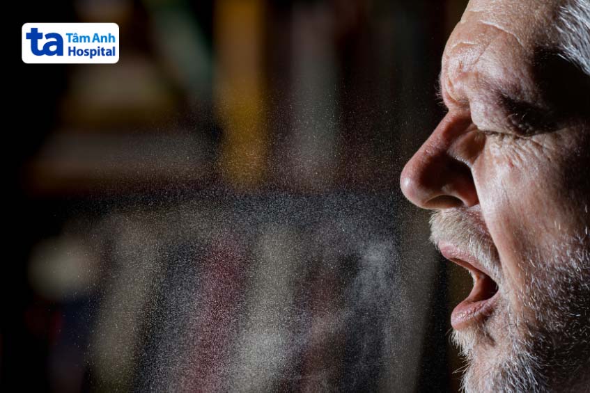 Virus cúm xâm nhập khi ho hắt hơi nói chuyện