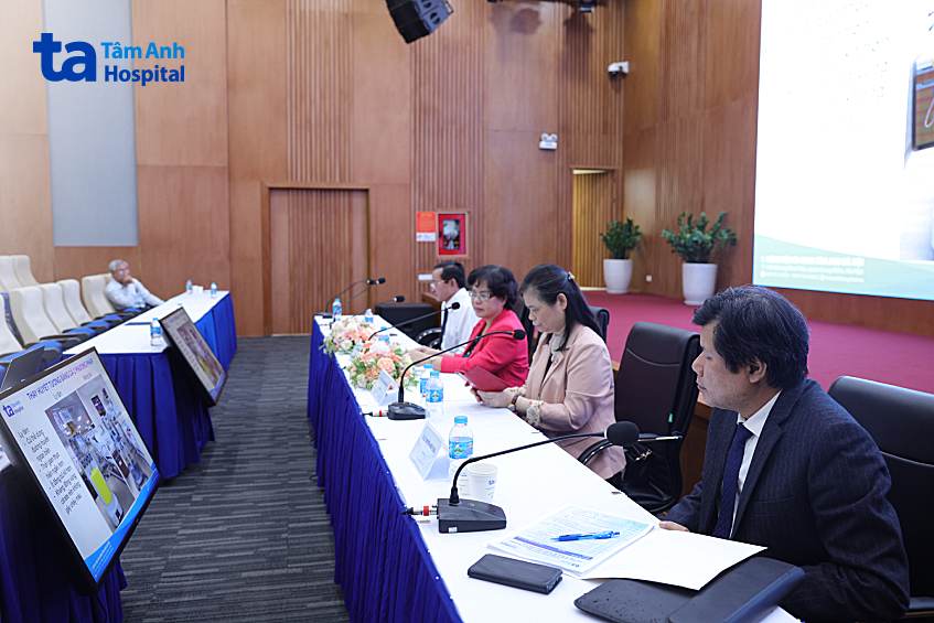 ảnh chụp tại buổi hội thảo