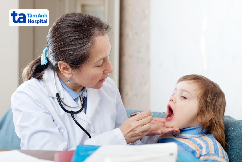 bác sĩ sẽ chỉ định điều trị u nang giáp móng phù hợp