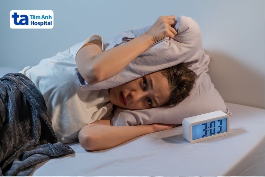 bị mất ngủ thường xuyên là bệnh gì