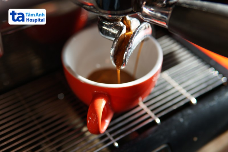 Tiêu thụ nhiều caffeine không tốt cho tuyến giáp