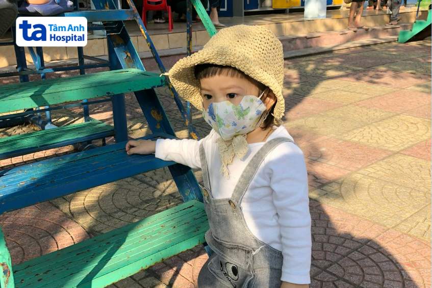 Đeo khẩu trang khi đến nơi công cộng