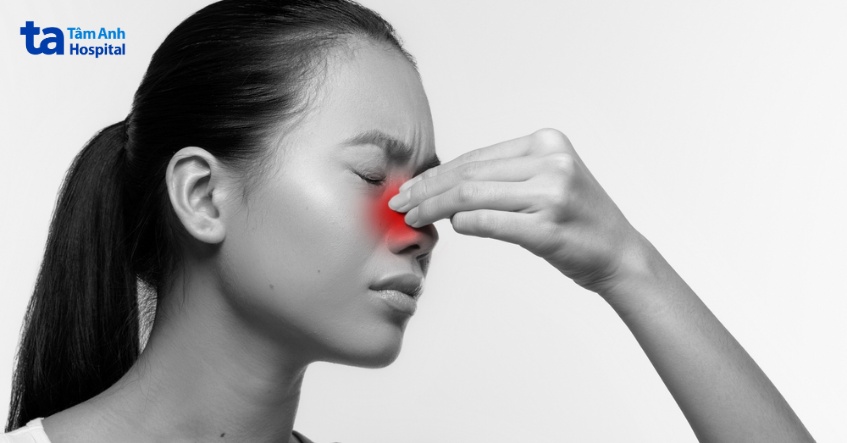 dịch mũi lẫn máu