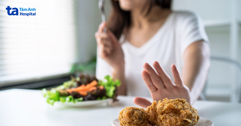 Đồ ăn nhanh chứa nhiều chất béo chuyển hóa không tốt cho sức khỏe