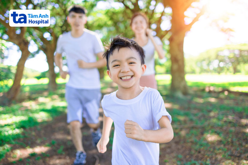 Khuyến khích trẻ hoạt động thể chất đều đặn