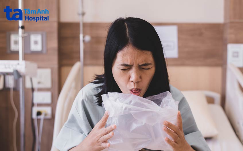 người bệnh có thể bị buồn nôn, ói mửa sau khi cấy ghép tế bào gốc