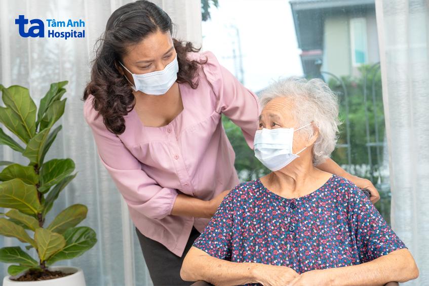 Người bệnh viêm phổi cần được chăm sóc đặc biệt