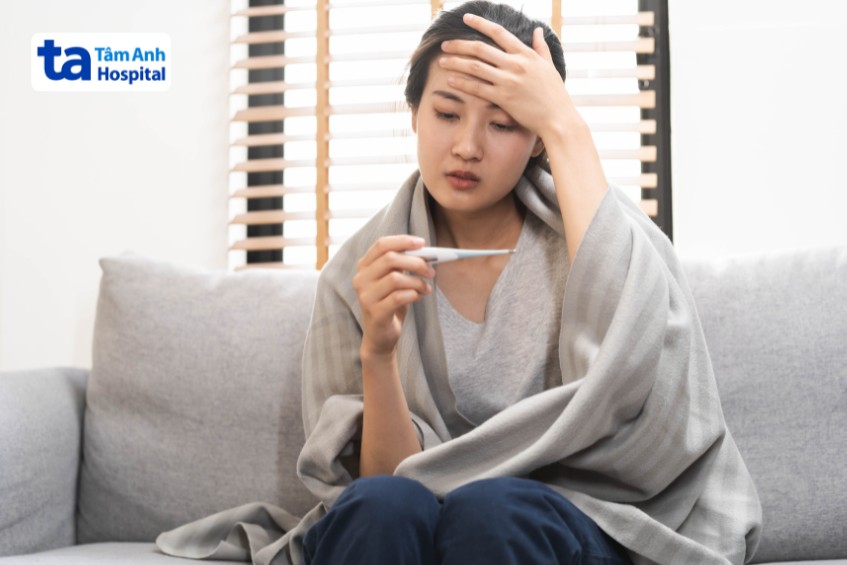 người bị rối loạn bạch cầu trung tính có thể bị triệu chứng sốt