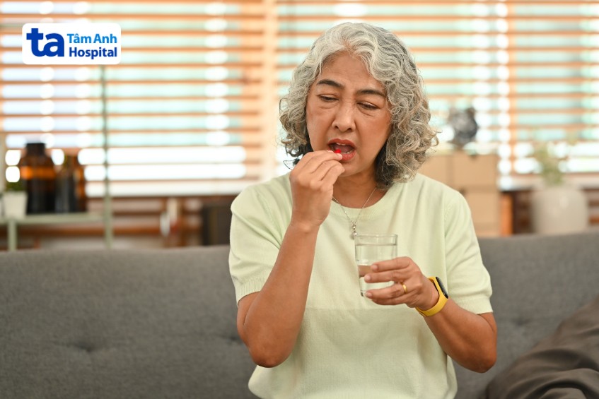 nguyên nhân sốt đau đầu buồn nôn do thuốc