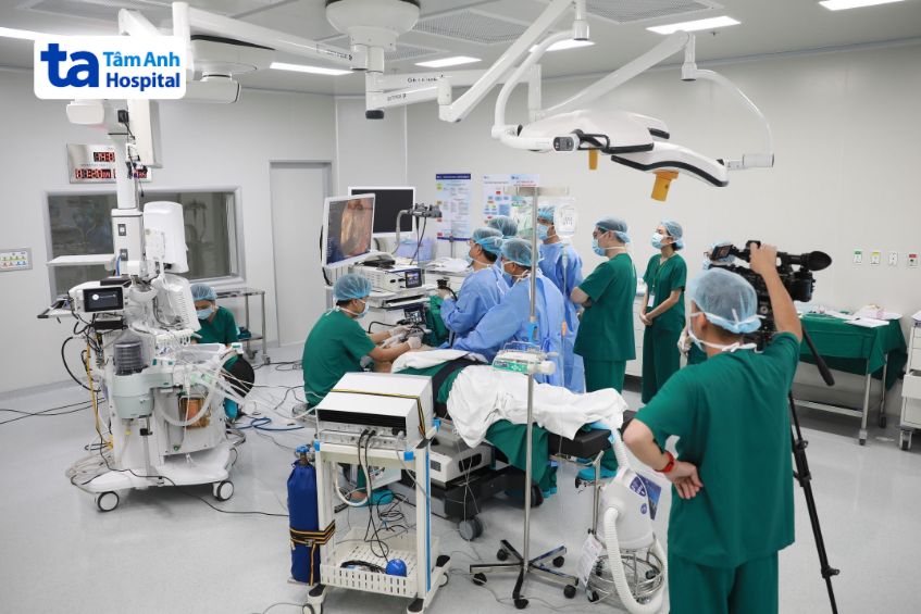 nội soi cắt u thực quản