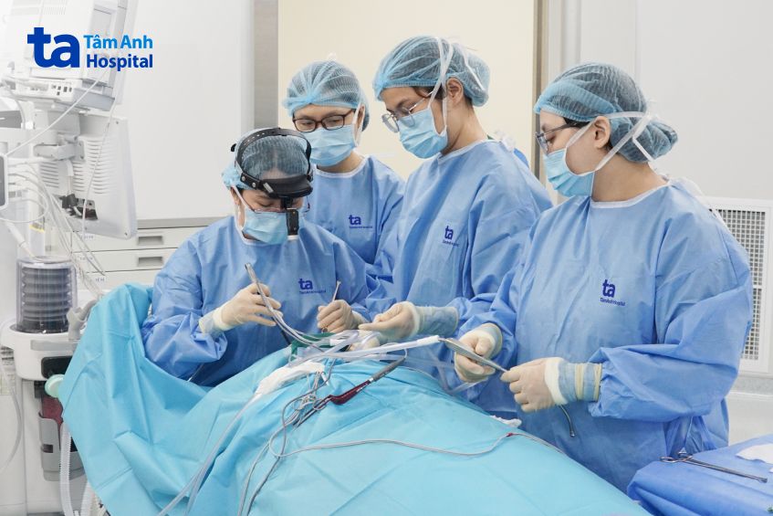 phẫu thuật cắt amidan có đau không