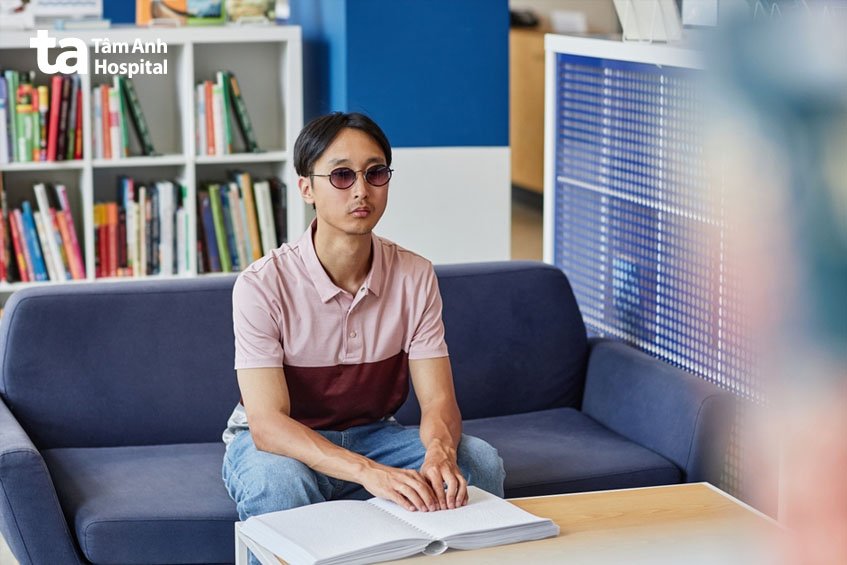 Suy giảm thị lực, thậm chí mù lòa