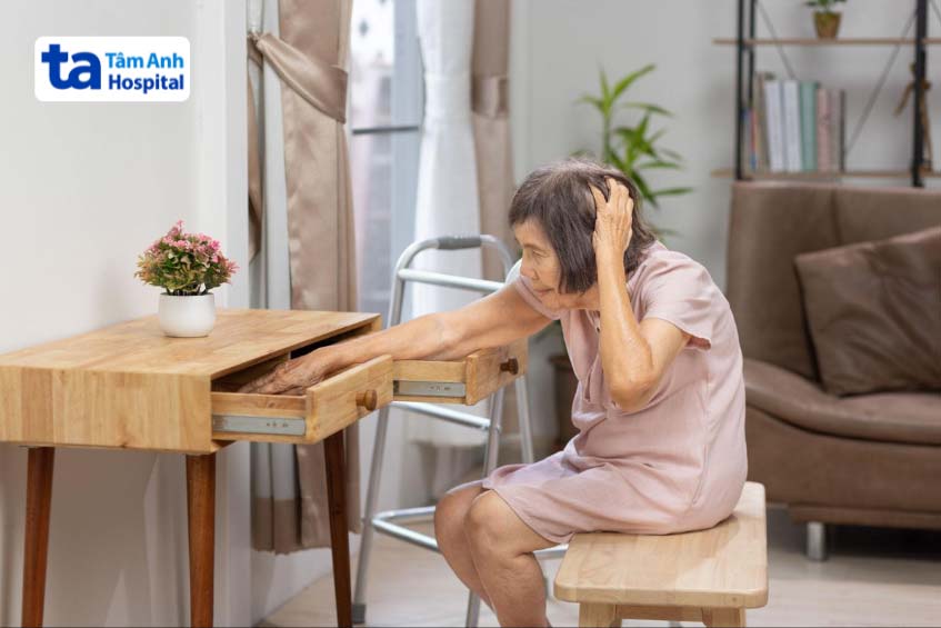 suy giảm trí nhớ ở người già thường do tuổi tác