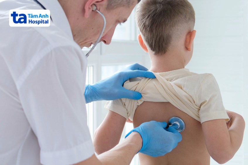 Trẻ có dấu hiệu bị viêm thanh khí phế quản