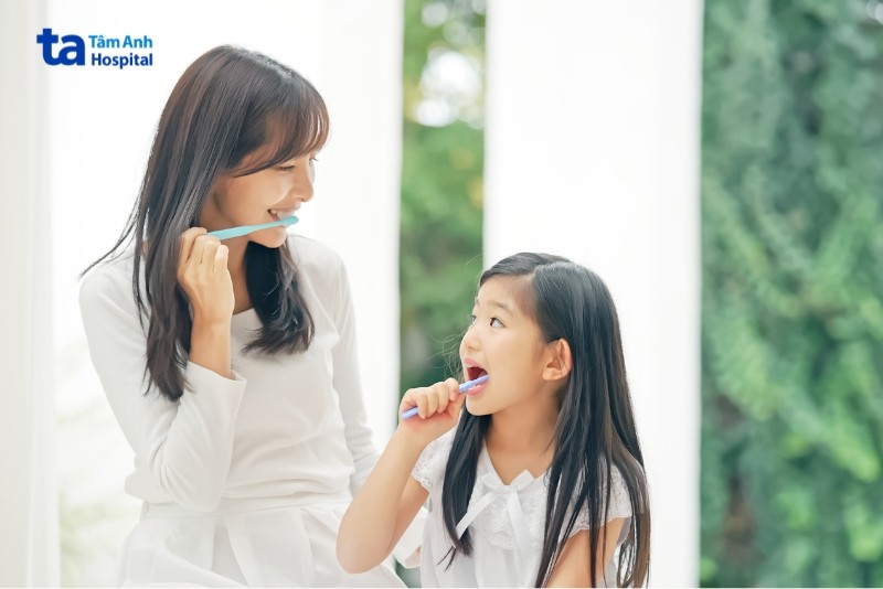 Trẻ thay răng nên chăm sóc như thế nào?