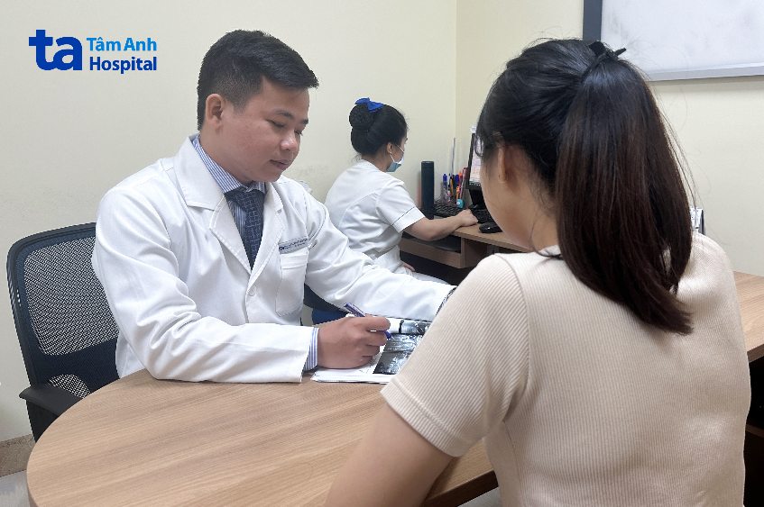 triệu chứng u xơ tuyến vú
