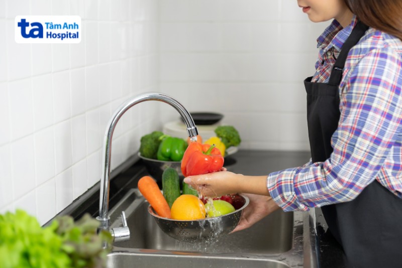 Người bệnh ung thư dạ dày lưu ý gì khi ăn trái cây?