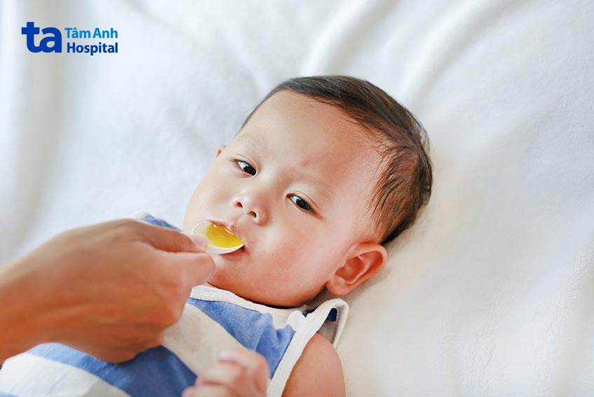 với lượng nước vừa đủ nhằm giúp trẻ dễ uống hết trong một lần