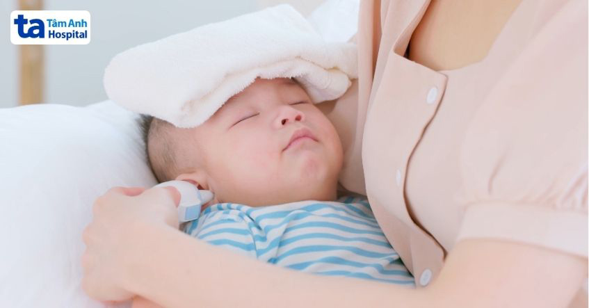 ba mẹ cần đưa bé đến gặp bác sĩ sớm nhất để được can thiệp kịp thời