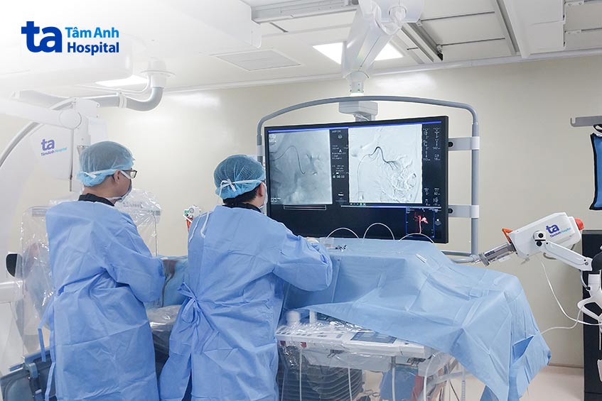 bác sĩ trung tâm chẩn đoán hình ảnh và điện quang can thiệp