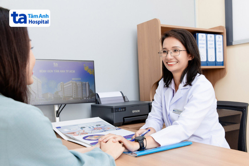 ThS.BS Phan Hà Minh Hạnh tư vấn quy trình làm IVF cho bệnh nhân hiếm muộn